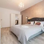 Homes By Nati דירה בראשוב