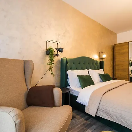 Homes By Nati Apartment *