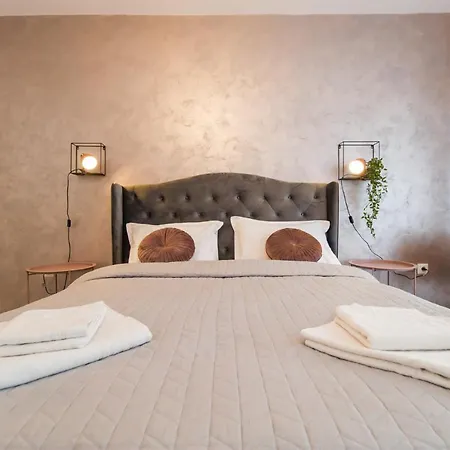 Homes By Nati Apartamento