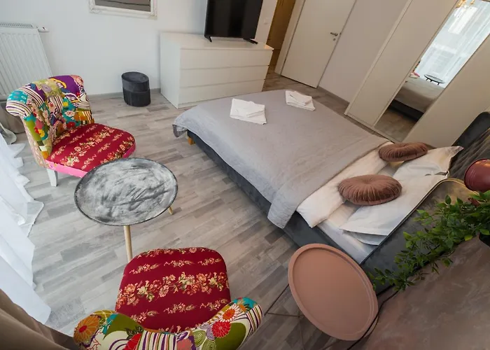 Homes By Nati * ブラショフ