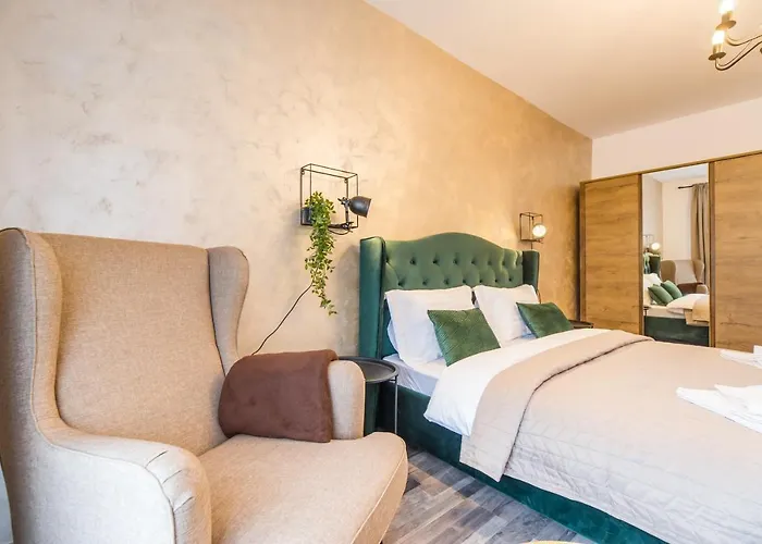 Homes By Nati * ブラショフ